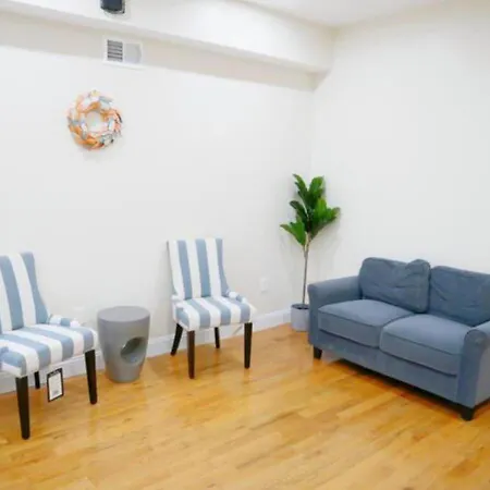 Newly Renovated Guest Rooms Near Transportation